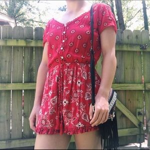 Short romper with red bandana print